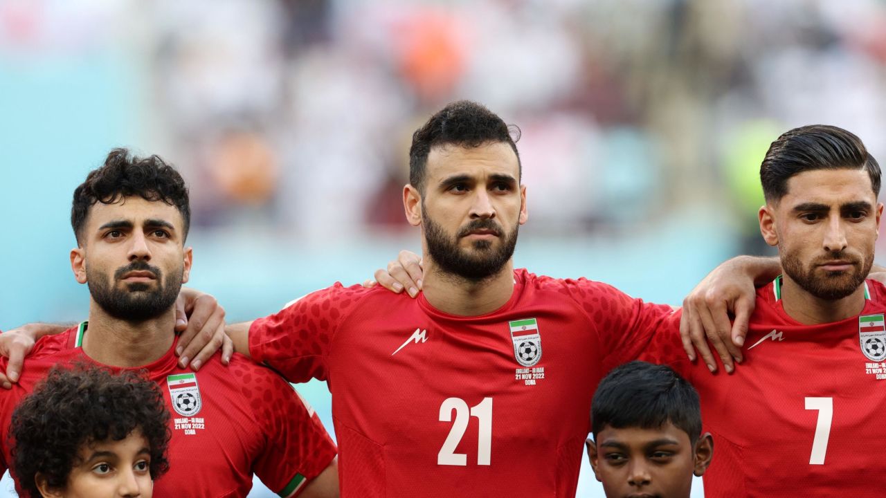 Mundial de 2022: Jogadores do Irão escolhem não cantar hino nacional em sinal de protesto